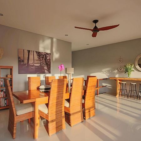 อูวู วิลลา Villa ชังกู ภายนอก รูปภาพ