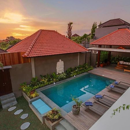 อูวู วิลลา Villa ชังกู ภายนอก รูปภาพ