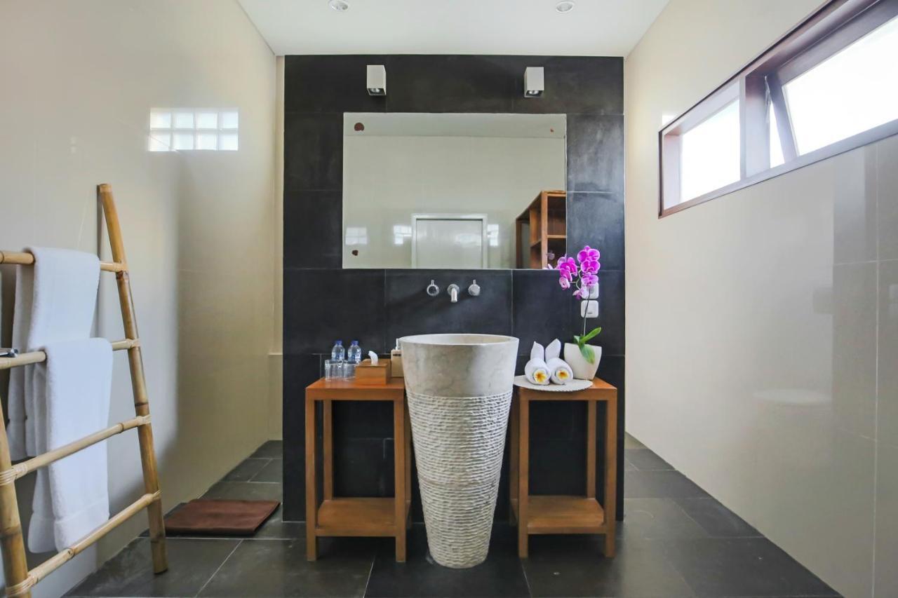 อูวู วิลลา Villa ชังกู ภายนอก รูปภาพ